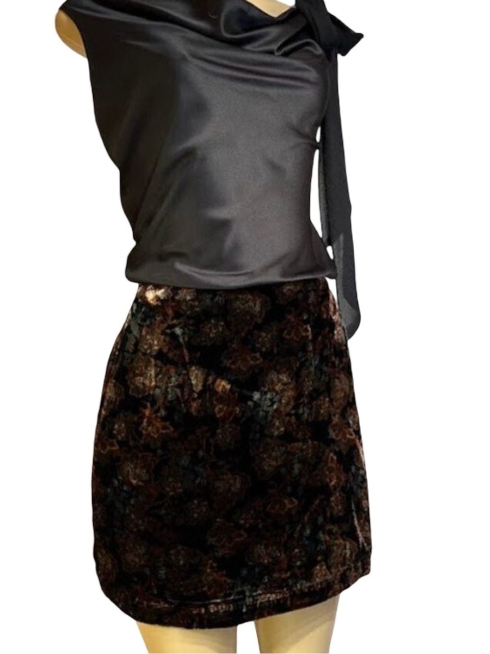 NWT $49 C&V Chelsea & Violet Floral Print Velvet Swing Skirt
